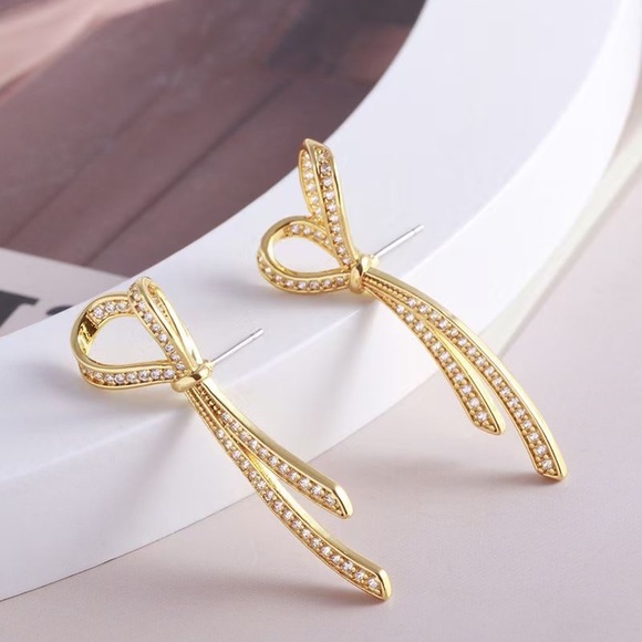 Kate Spade Skinny Bowknot Gold Studs Earrings - Picture 5 of 11